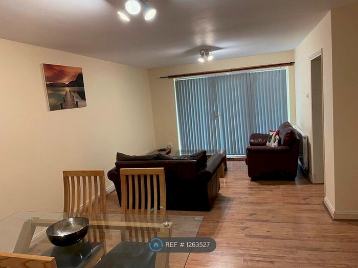 2 Bedroom Flat To Rent In Old Abbey Gardens, Birmingham, B17