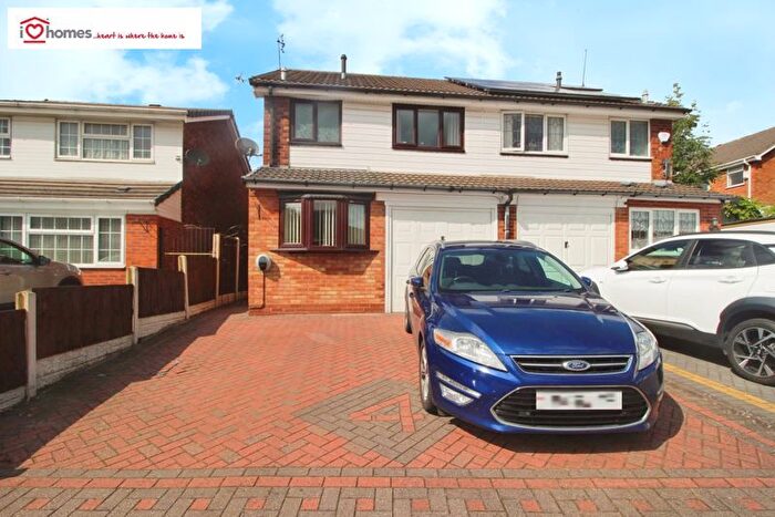 3 Bedroom Semi-Detached House For Sale In Harness Close, Walsall, WS5