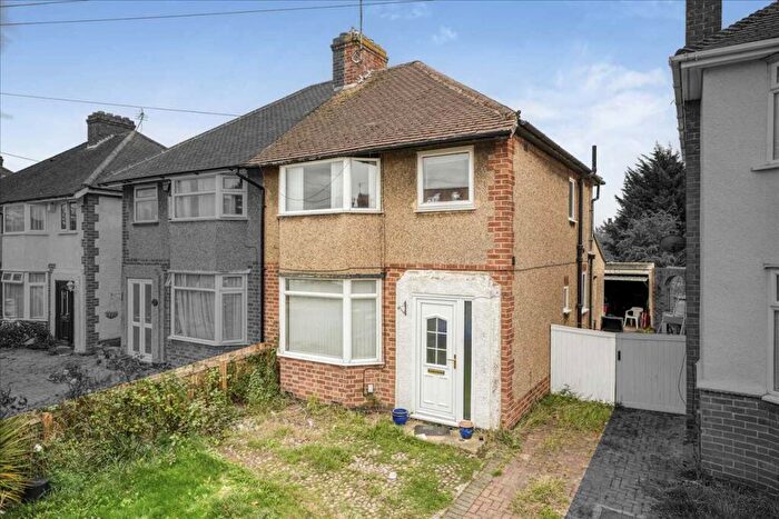 3 Bedroom Semi-Detached House For Sale In Gloucester Road, Wolverton, Milton Keynes, MK12