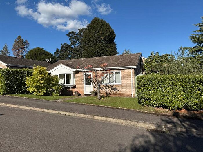 3 Bedroom Detached Bungalow For Sale In Lakeside, Newent, GL18