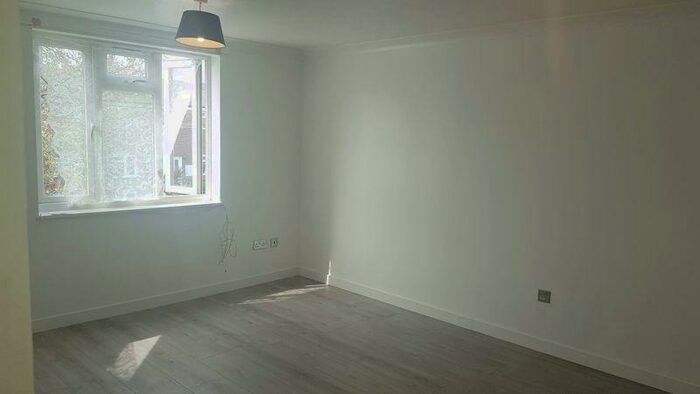 1 Bedroom Maisonette To Rent In East Road, Edgware, HA8