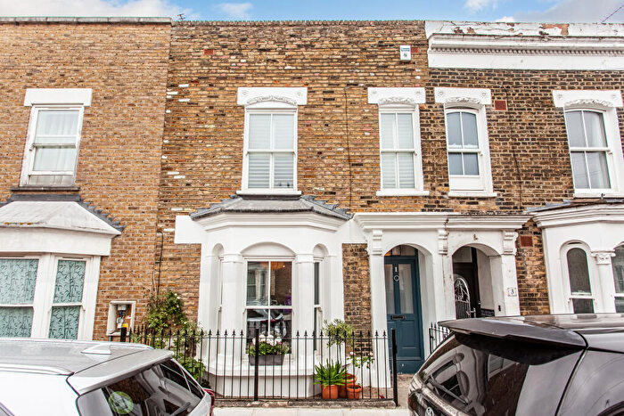 2 Bedroom Terraced House To Rent In Ropery Street, Mile End, E3