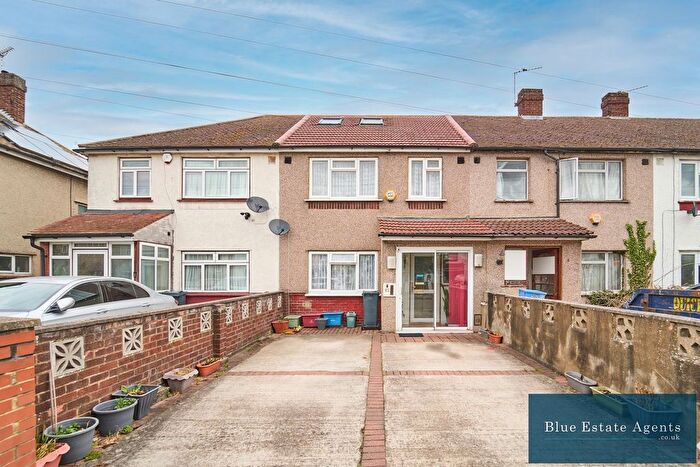 4 Bedroom Terraced House For Sale In Kingsbridge Road, Southall, UB2