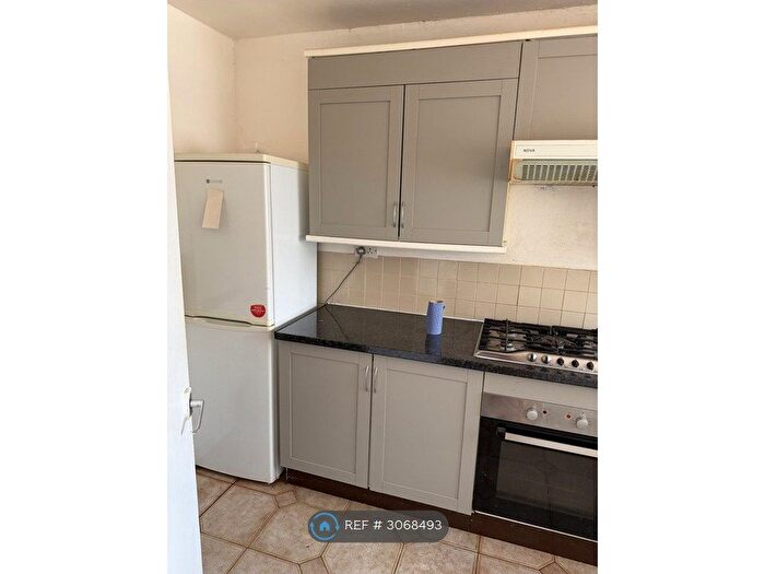 4 Bedroom Semi-Detached House To Rent In Dorchester Way, Coventry, CV2