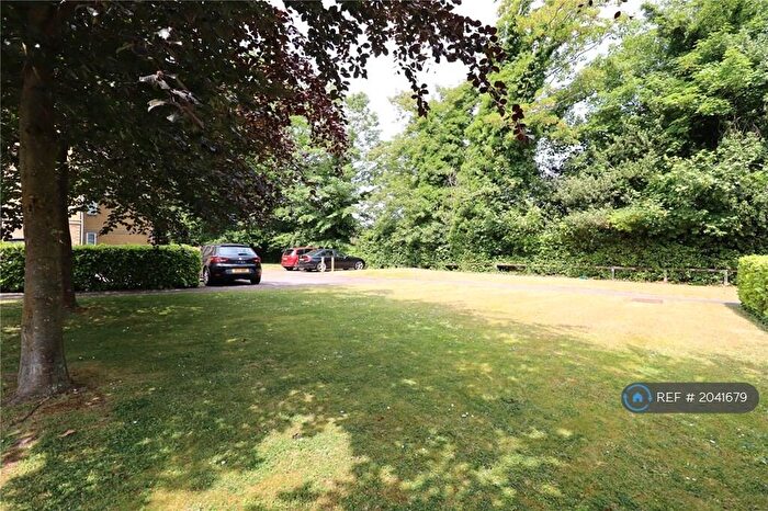 1 Bedroom Flat To Rent In Century Court, Woking, GU21