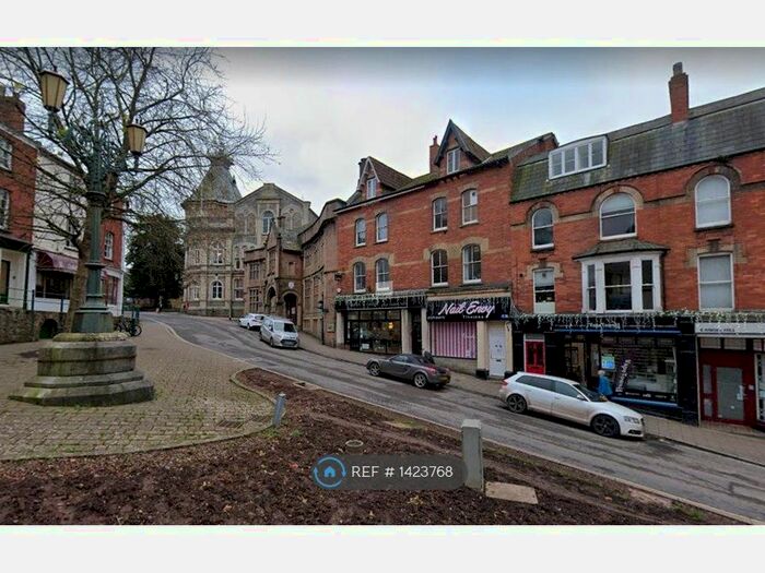 1 Bedroom Flat To Rent In Angel Hill, Tiverton, EX16