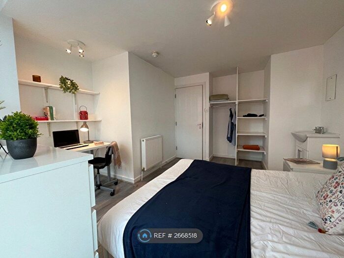 7 Bedroom End Terrace House To Rent In Nicander Road, Liverpool, L18