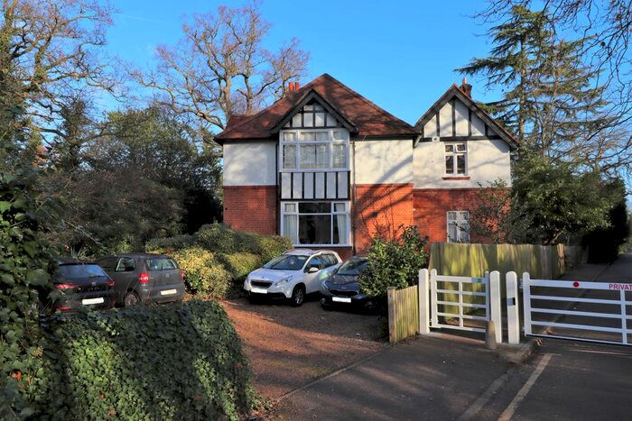 1 Bedroom Flat To Rent In Ashley Rise, Walton On Thames, Surrey, KT12