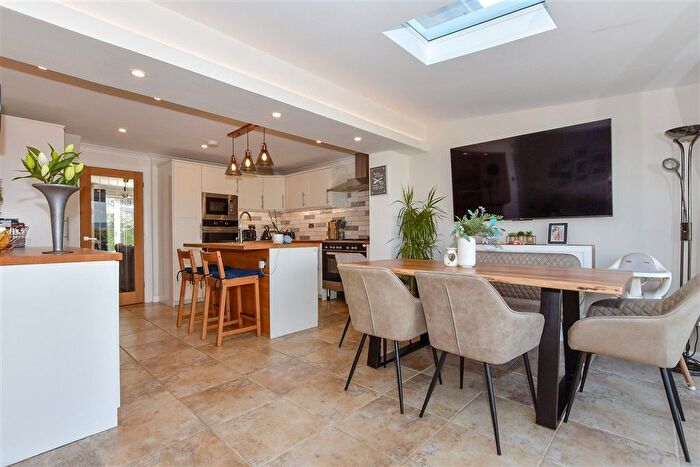 3 Bedroom Semi-detached House For Sale In Primrose Drive, Ditton, Aylesford, Kent, ME20