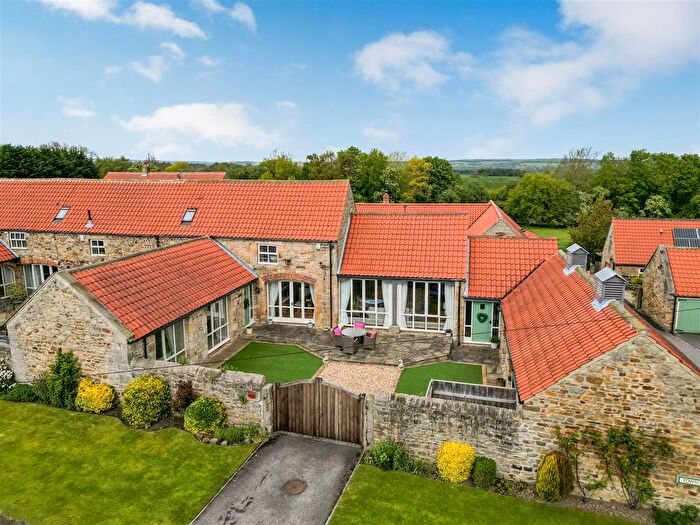 3 Bedroom Barn Conversion For Sale In Town Farm Close, Winston, DL2