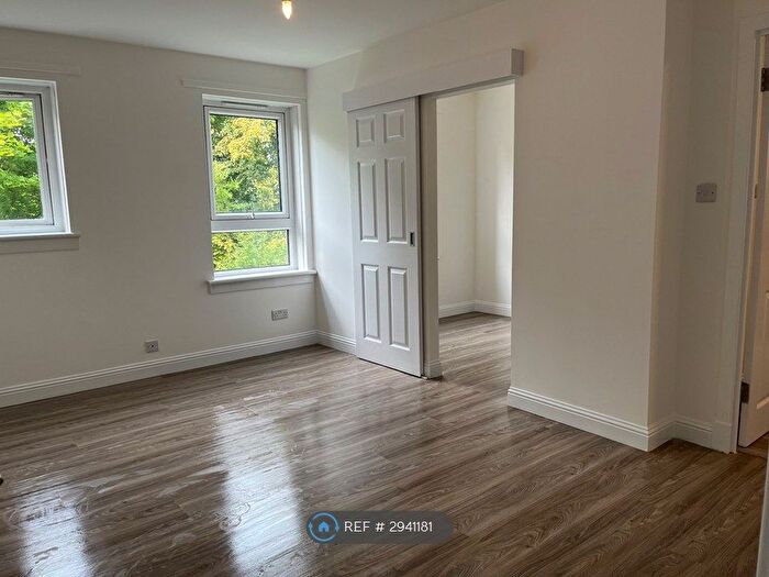 1 Bedroom Flat To Rent In Fauldburn, Edinburgh, EH12