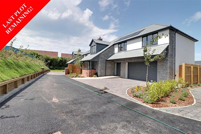 5 Bedroom Detached House For Sale In Harvest Drive, Roundswell, Barnstaple, EX31