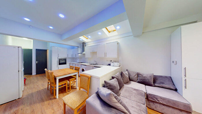 6 Bedroom House To Rent In Heeley Road, Selly Oak, B29