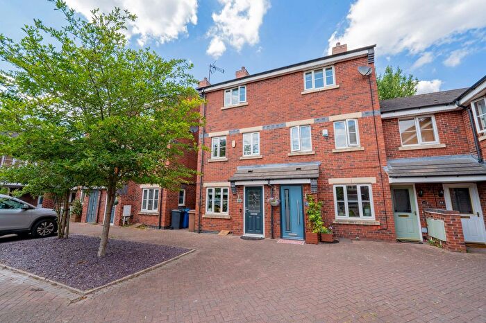 3 Bedroom Semi-Detached House For Sale In Wren Court, Sawley, NG10