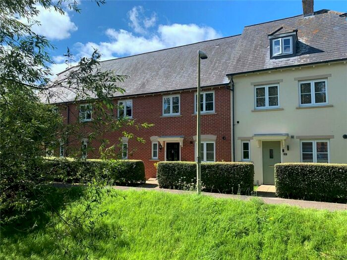 3 Bedroom Terraced House For Sale In Fallows Road, Padworth, Reading, RG7