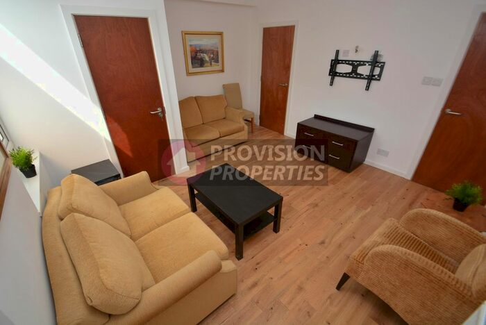 5 Bedroom Terraced House To Rent In Wetherby Grove, Burley, Leeds, LS4