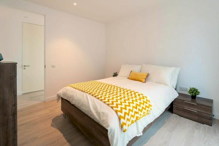 2 Bedroom Flat To Rent In Powerhouse Lane, Hayes, Middlesex, London, UB3