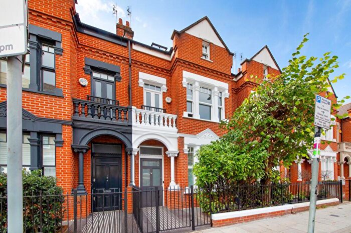 5 Bedroom Terraced House For Sale In Altenburg Gardens, Clapham Junction, SW11