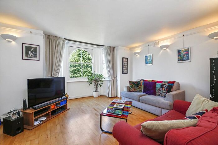 2 Bedroom Flat To Rent In Colville Gardens, London, W11