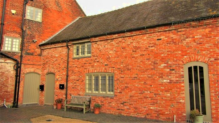 1 Bedroom Barn Conversion To Rent In Drakelow Road, Walton-on-Trent, DE12