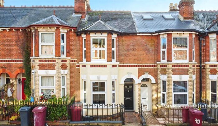 3 Bedroom Terraced House For Sale In Swainstone Road, Reading, Berkshire, RG2