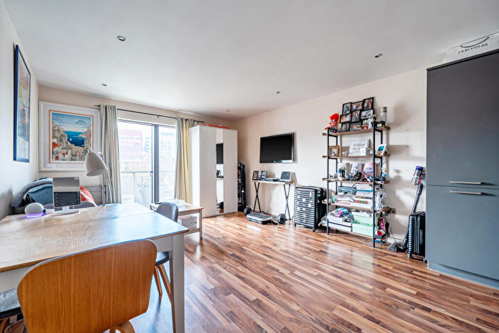 1 Bedroom Flat For Sale In Copenhagen Street, Islington, London, N1