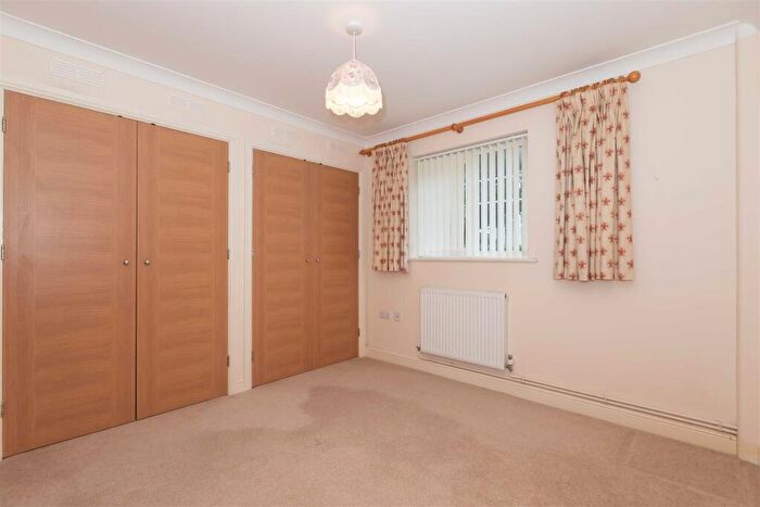2 Bedroom Bungalow For Sale In Mill Road, Worthing, BN11