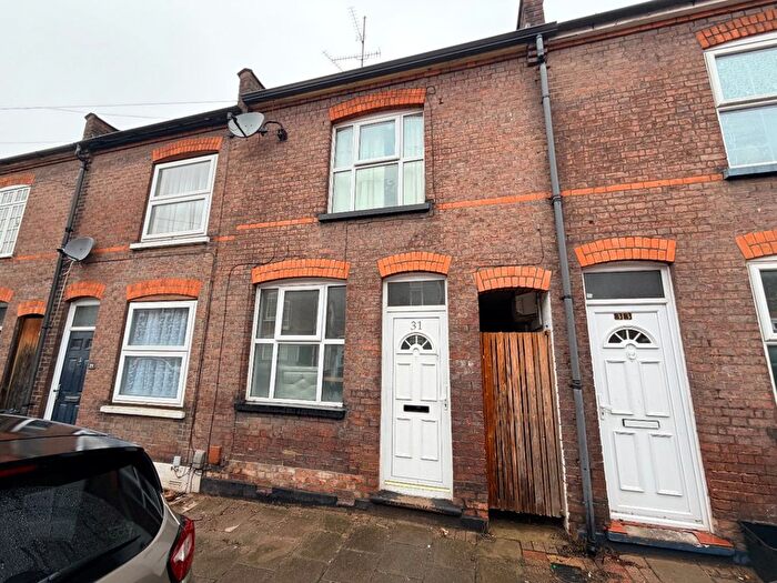 3 Bedroom Terraced House For Sale In Ridgway Road, Luton, LU2