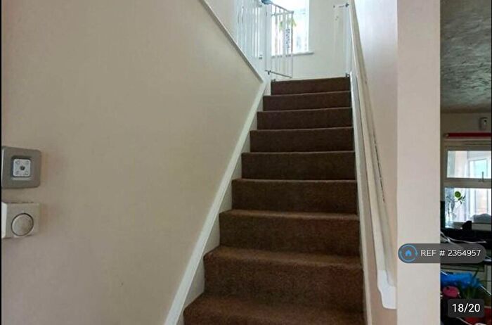 2 Bedroom End Of Terrace House To Rent In Foxglove Road, Romford, Rush Green, RM7