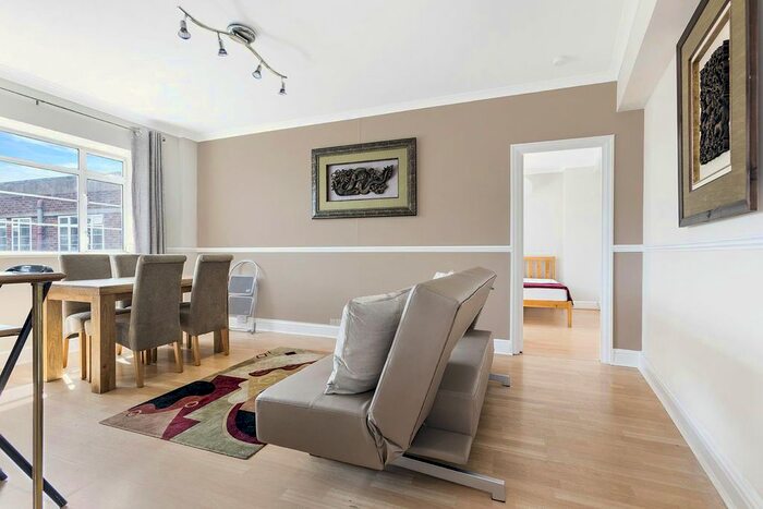 2 Bedroom Flat To Rent In Edith Villas, West Kensington, London, W14