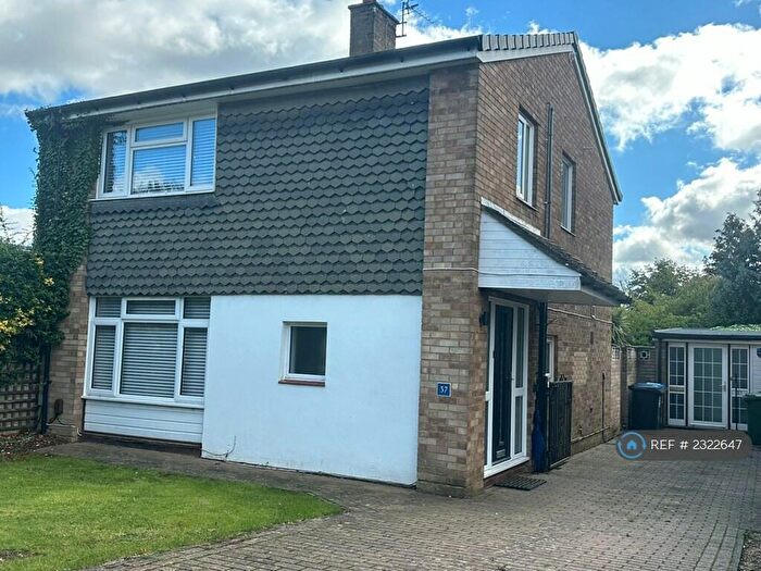 3 Bedroom Detached House To Rent In Poynders Hill, Hemel Hempstead, HP2