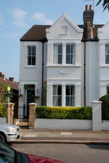 2 Bedroom Maisonette To Rent In Effra Road, Wimbledon, SW19
