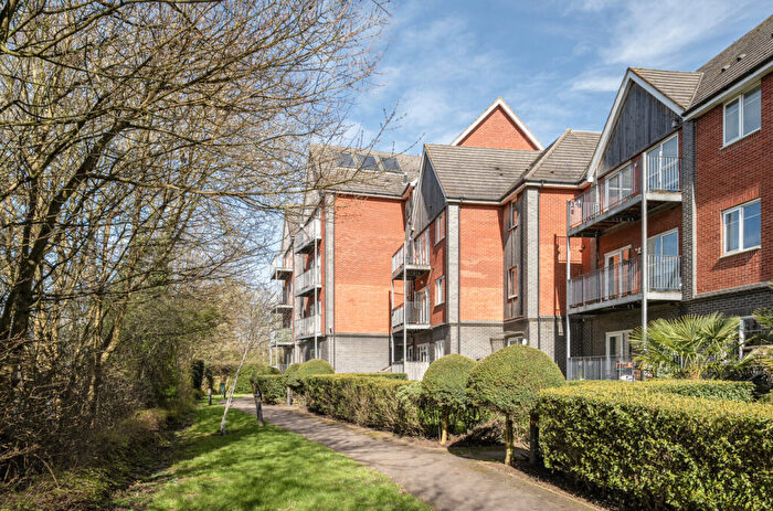 2 Bedroom Apartment For Sale In Millward Drive, Bletchley, Milton Keynes, MK2
