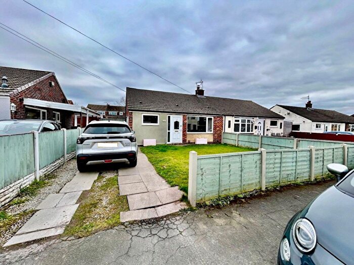 2 Bedroom Bungalow For Sale In Ampleforth Drive, Lostock Hall, Preston, Lancashire, PR5