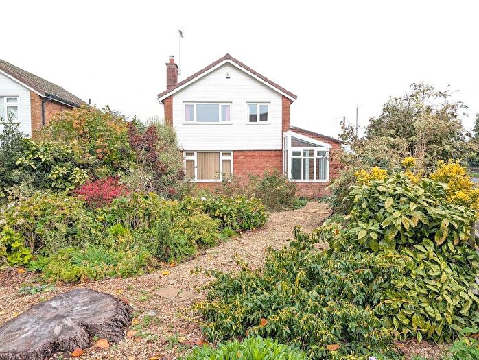 3 Bedroom Property For Sale In Oakleaze Road, Thornbury, Bristol, BS35