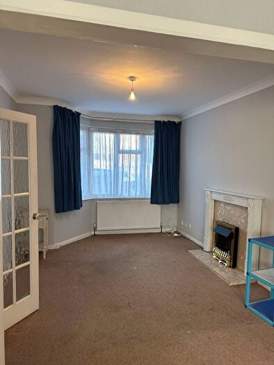 3 Bedroom Semi-Detached House To Rent In Cypress Road, Harrow, HA3
