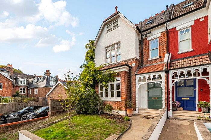 6 Bedroom Semi-detached House For Sale In Onslow Gardens, London, N10