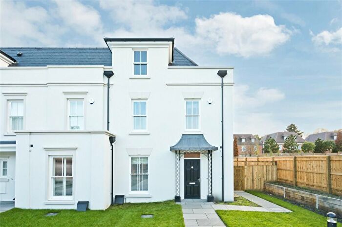 4 Bedroom End Of Terrace House To Rent In Broadoaks Park Road, West Byfleet, Surrey, KT14