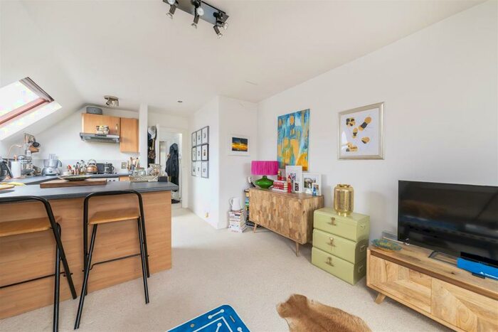 1 Bedroom Flat To Rent In Welldon Crescent, Harrow, HA1