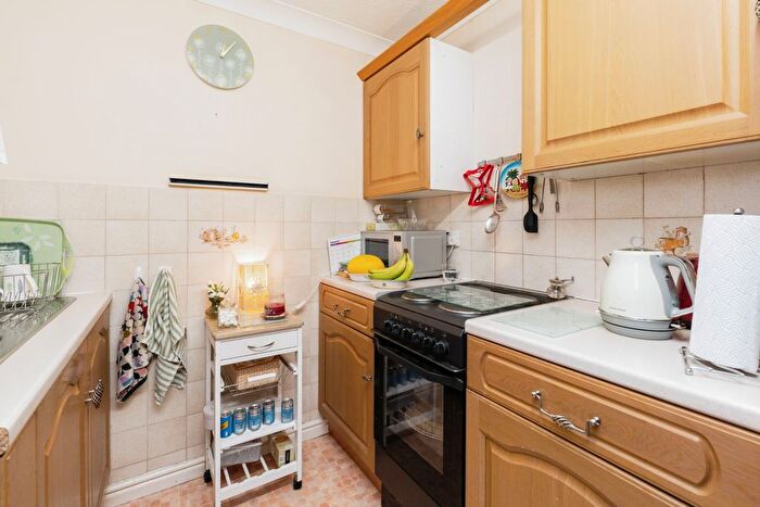 1 Bedroom Flat For Sale In Dingleway, Appleton, Warrington, Cheshire, WA4