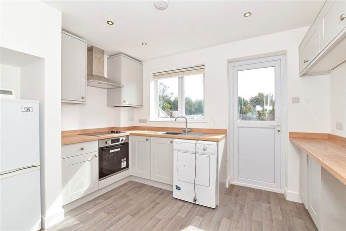 2 Bedroom Flat For Sale In West View Drive, Yapton, Arundel, West Sussex, BN18