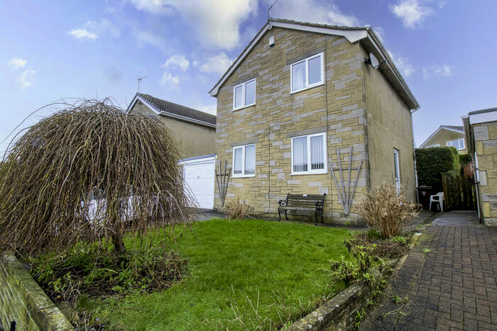 3 Bedroom Detached House For Sale In Lowfield Crescent, Silsden, BD20