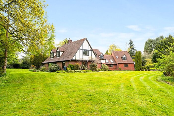 6 Bedroom Detached House For Sale In Clease Way Compton Winchester, Hampshire, SO21