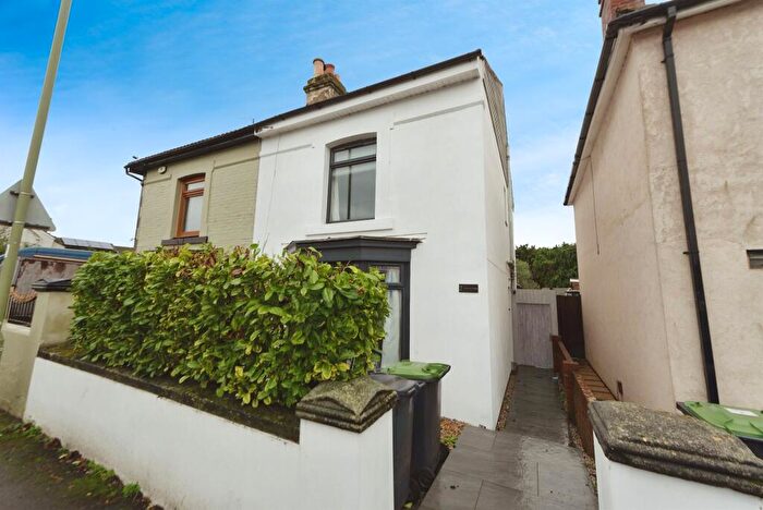 4 Bedroom Semi Detached House For Sale In West Street, Havant, PO9