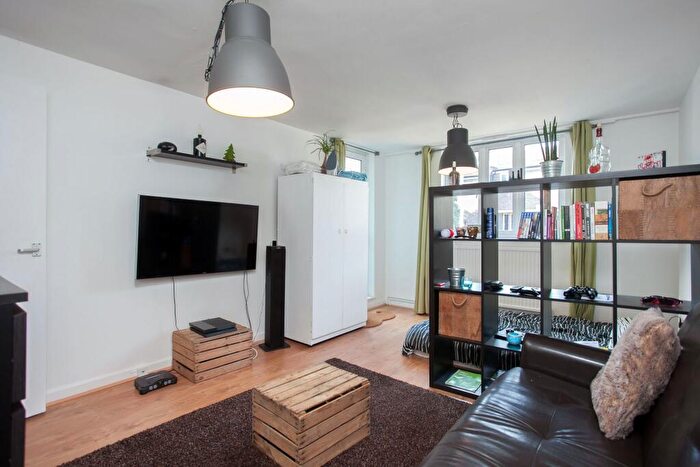 1 Bedroom Flat To Rent In Coopers Lane, London, NW1