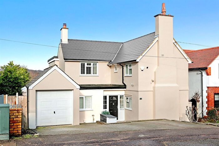 4 Bedroom Detached House For Sale In Blackacre Road, Theydon Bois, CM16