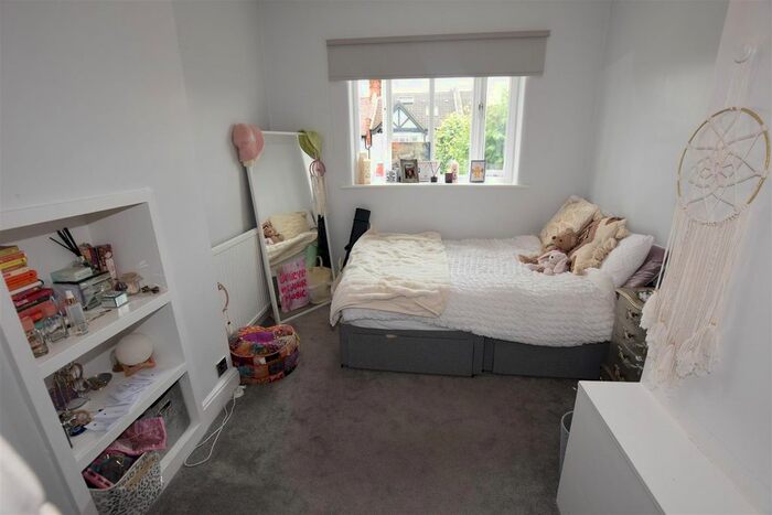 2 Bedroom Flat To Rent In Dudley Road, London, N3
