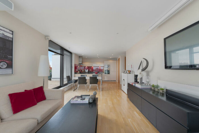 3 Bedroom Apartment To Rent In Fulham Road, SW10