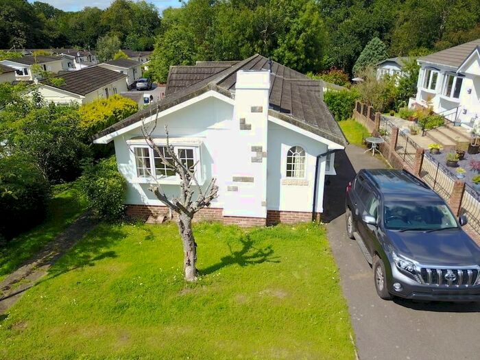 3 Bedroom Park Home For Sale In Bramble Hall Lane, Boxhill Road, Tadworth, KT20