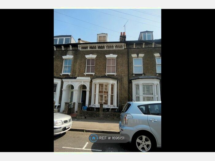 3 Bedroom Maisonette To Rent In Brenthouse Road, London, E9